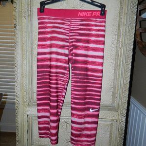 Nike Pro Core Tiger Print Capris Size  S (S-38)